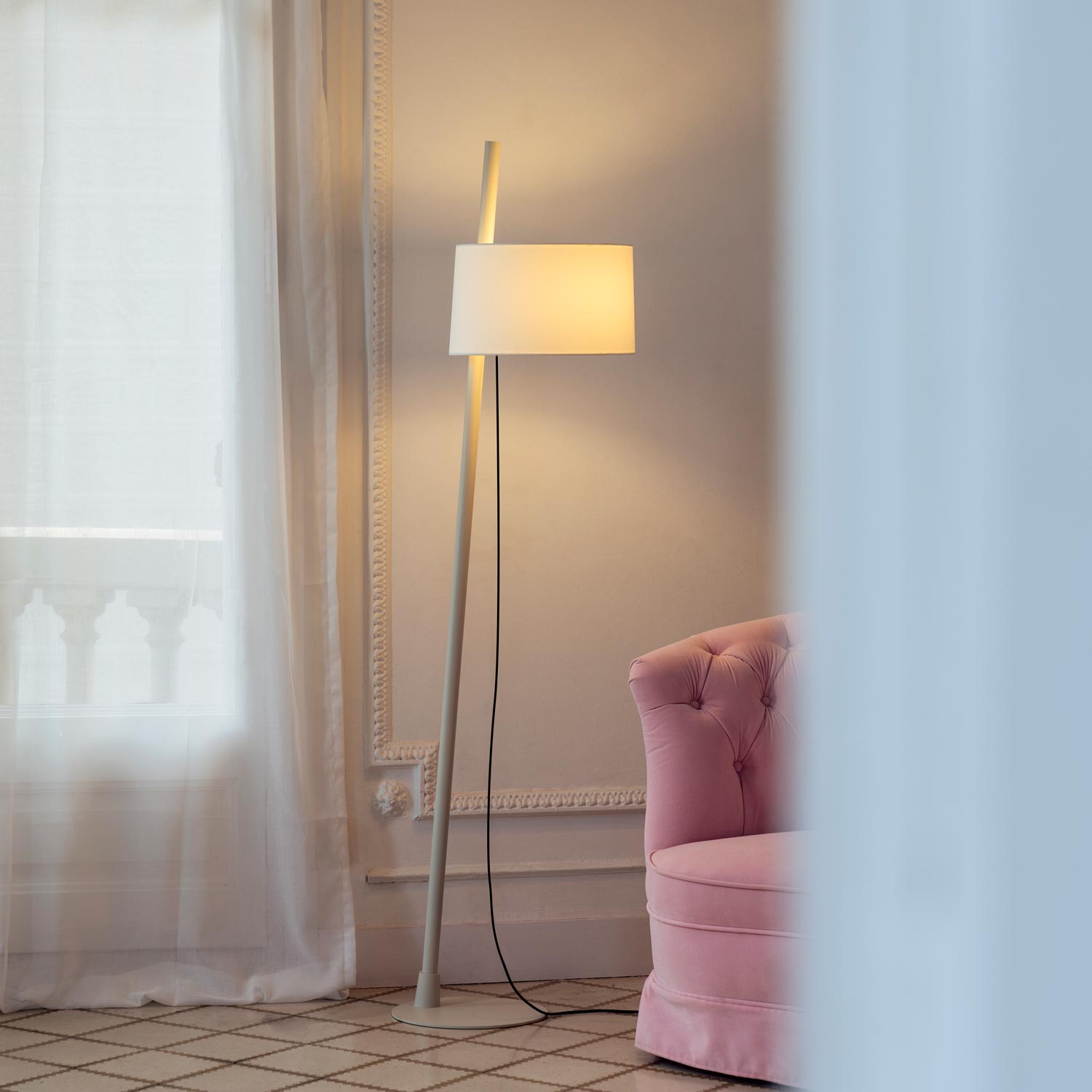 6902 MLN Linood 170 F WD weiss – Bild 5